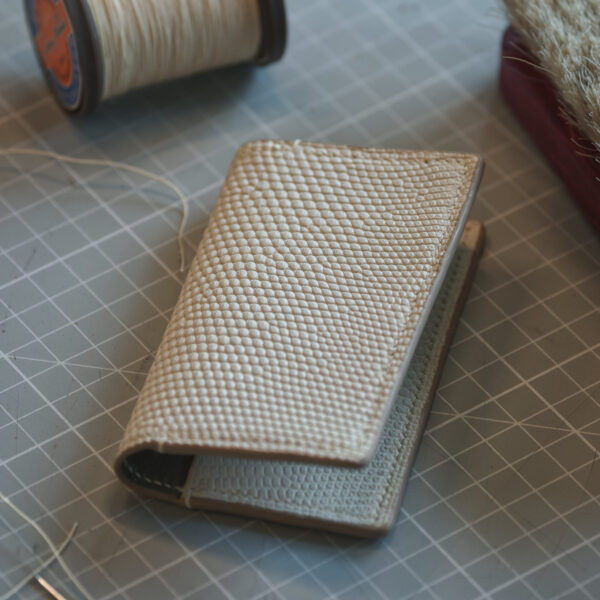 Elegant Card Bi-fold | #001 Off White Lizard